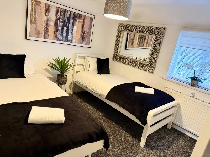 Twin bedroom at the Shropshire Retreat house, Telford